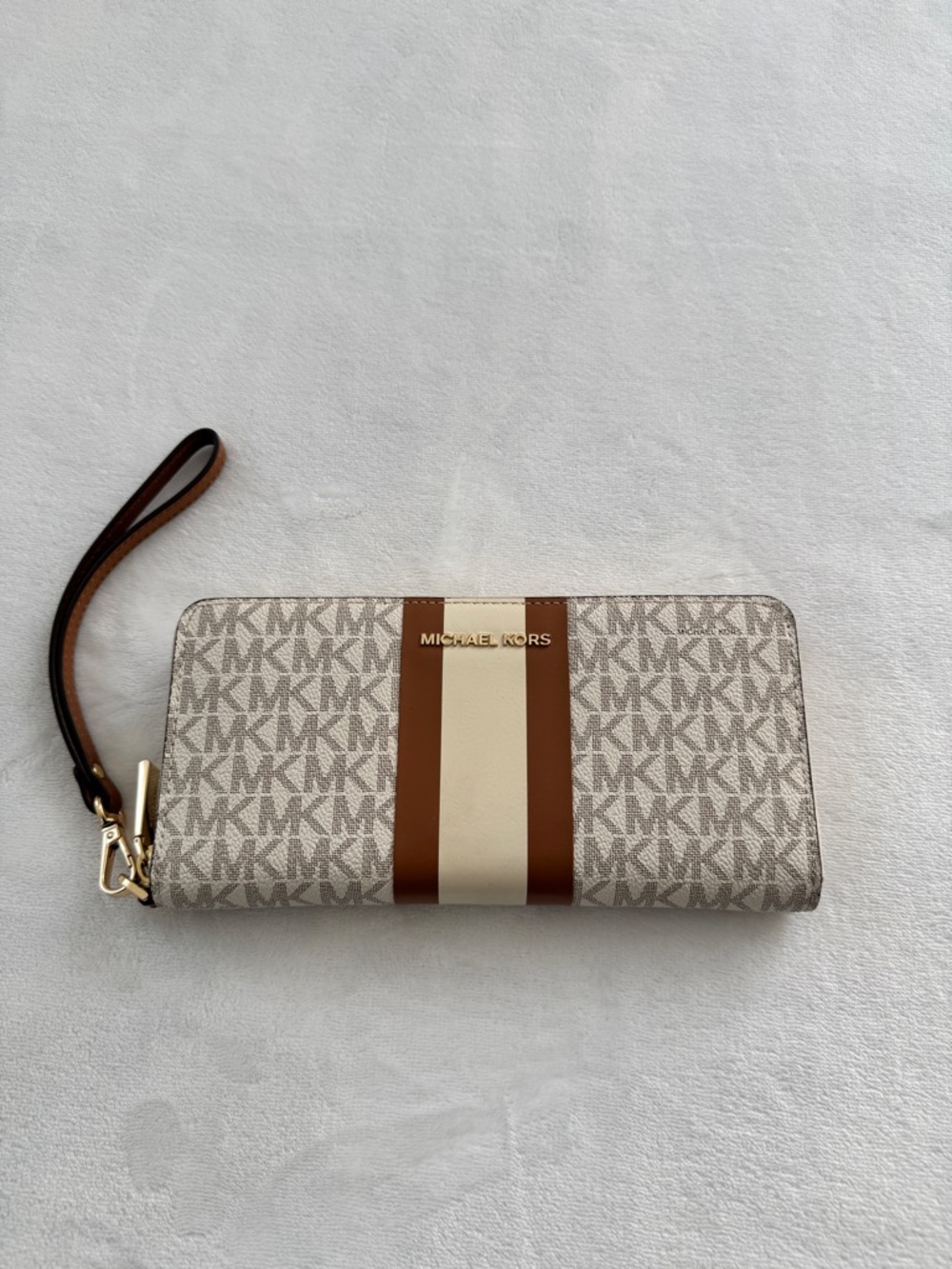 Michael Kors Signature Zip-Around Wristlet Wallet in Brown and Cream